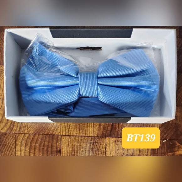 Pre-Tied Bow Ties by Stacy Adams - (BT - 138 - 140 - Picture 2 of 3